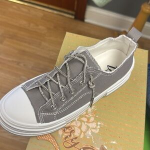 Very G Gray Canvas Sneakers